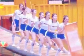 百万网红美女吃瓜,一场吃瓜盛宴背后的故事